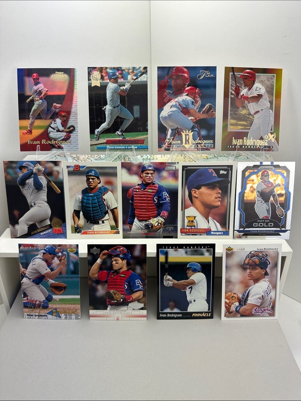 Ivan “Pudge” Rodriguez Rookie card in lot of 13 Texas Rangers